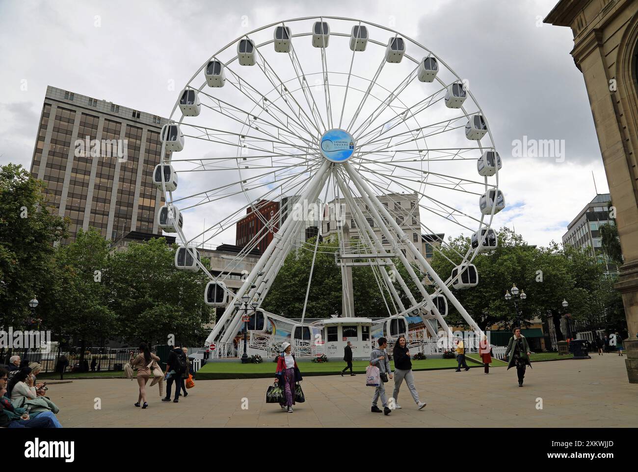 Big Wheel am Cathedral Square in Birmingham Stockfoto