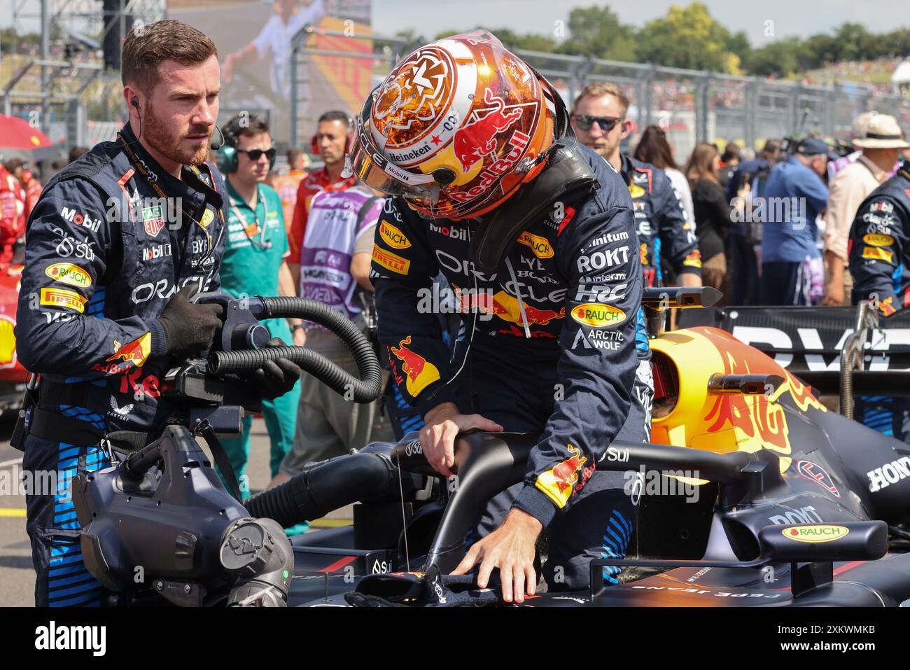 Mogyorod, Ungarn. Juli 2024. Formel 1 großer Preis von Ungarn in Hungaroring, Ungarn. Im Bild: Max Verstappen (NLD) von Oracle Red Bull Racing in der Startaufstellung, die im Auto vor dem Start des Rennens stattfindet © Piotr Zajac/Alamy Live News Stockfoto