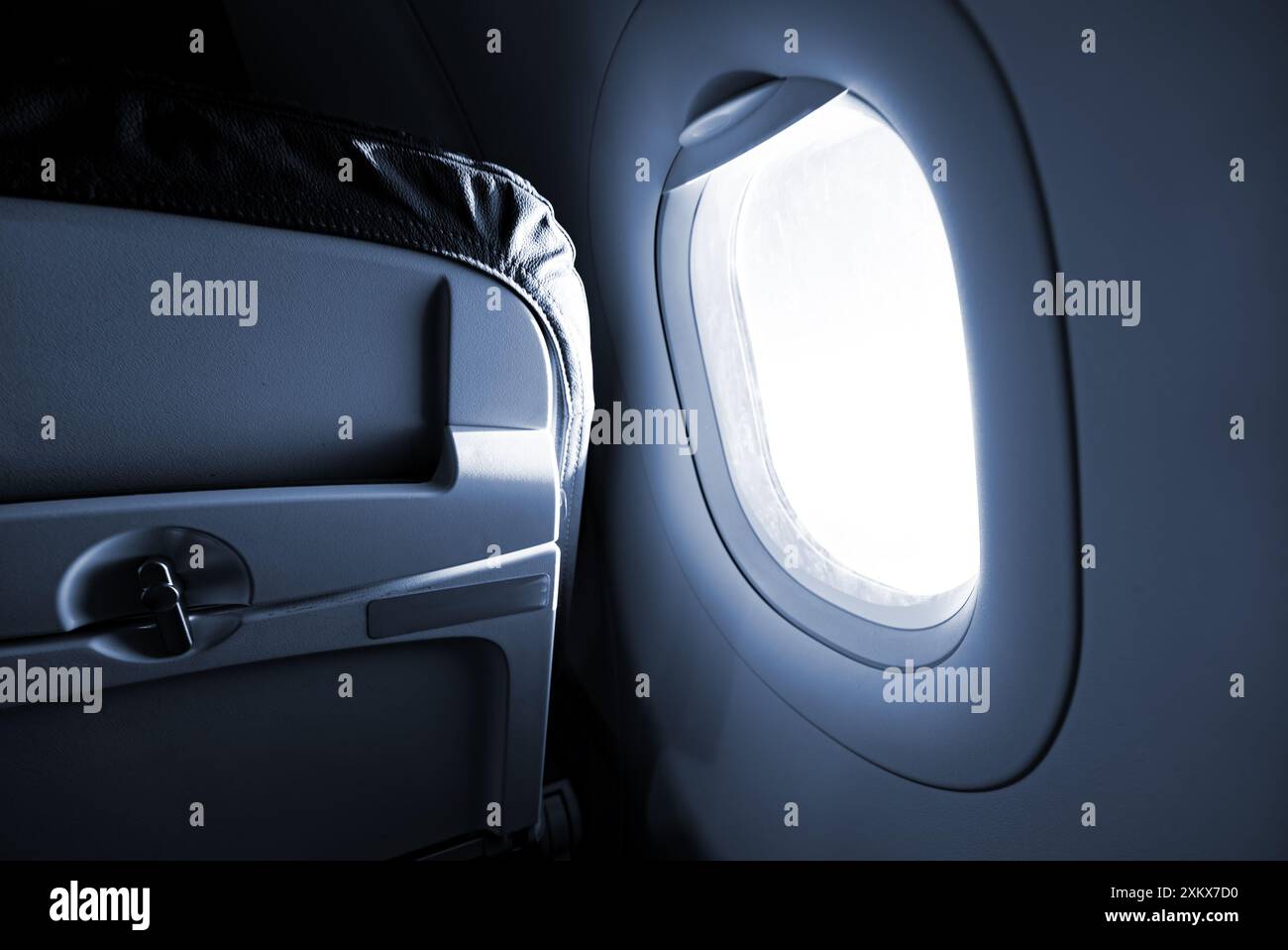 Flugzeugfenster. Blick von innen. Stockfoto