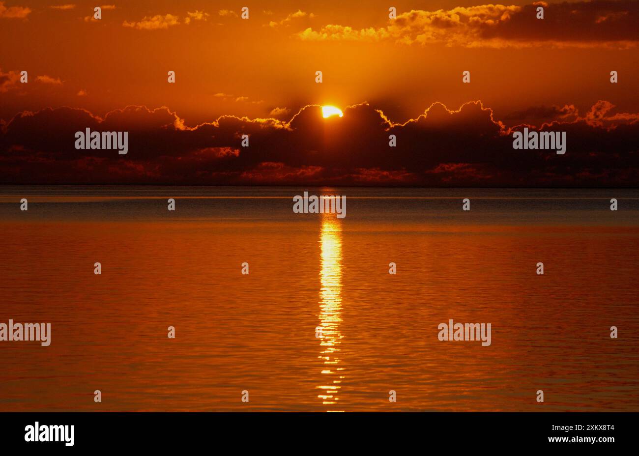 Sonnenaufgang - über dem Meer Stockfoto