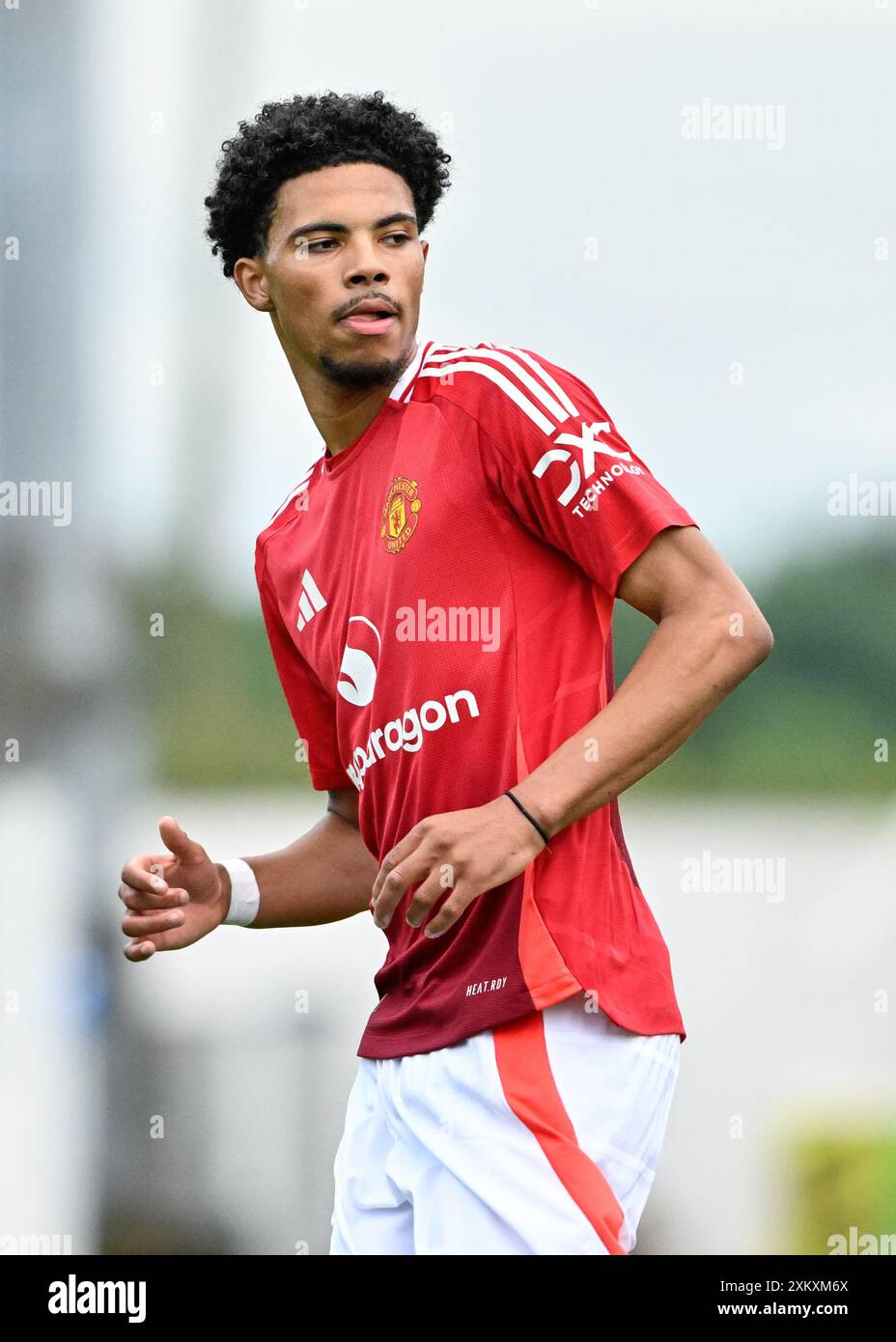 Ethan Williams von Manchester United während des Vorbereitungsspiels Chester gegen Manchester United im Deva Stadium, Chester, Großbritannien, 24. Juli 2024 (Foto: Cody Froggatt/News Images) Stockfoto