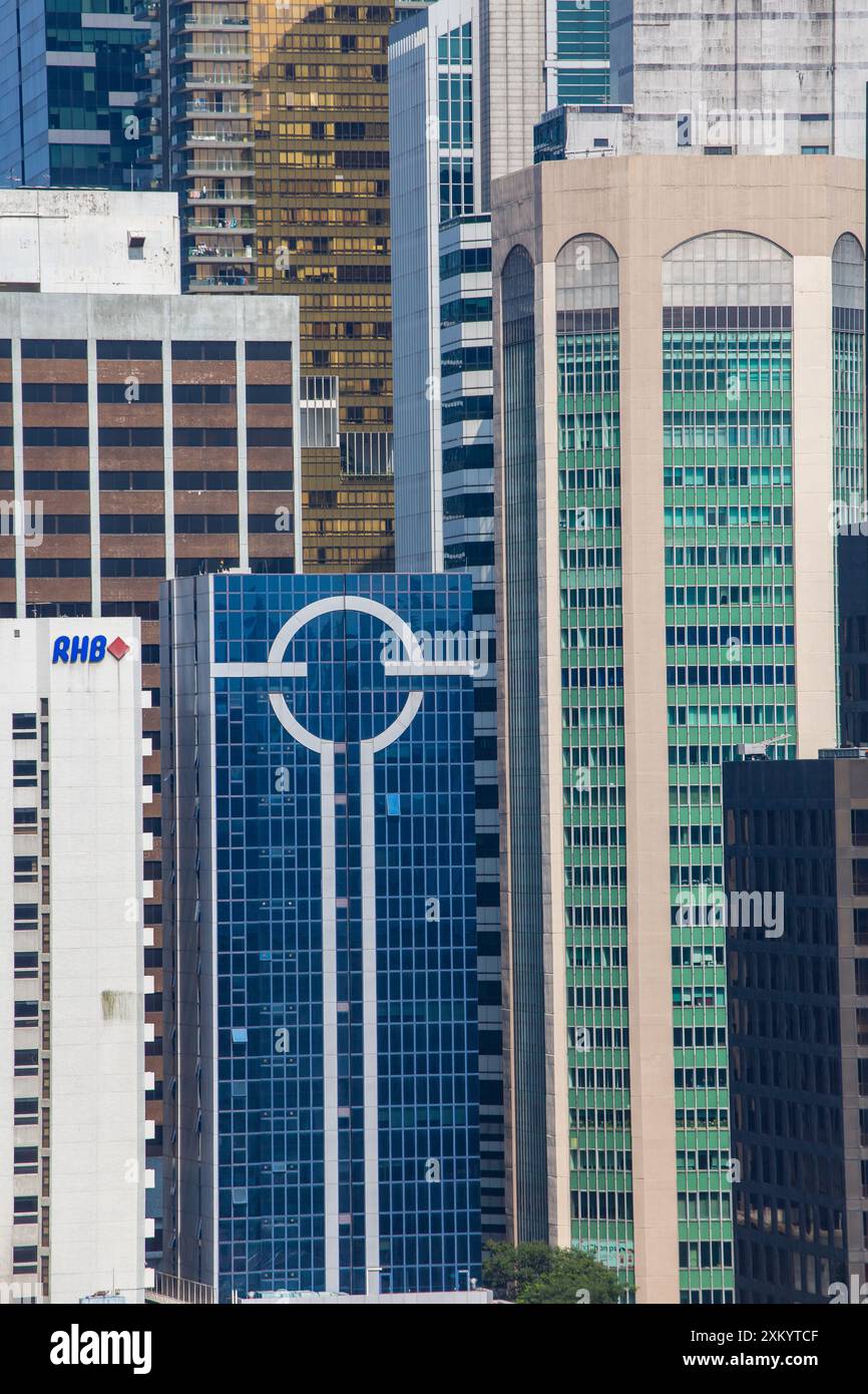 Vertikale Ansicht der Geschäftsgebäude im zentralen Geschäftsviertel (CBD). Singapur. Stockfoto