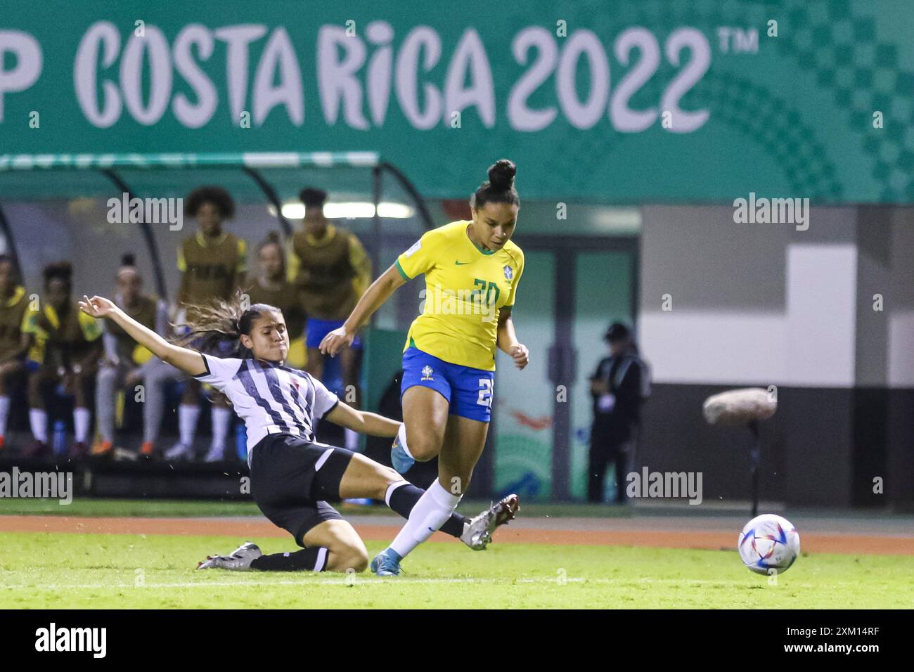 Keilyn Chavarria aus Costa Rica und Dudinha Rodrigues aus Brasilien beim Spiel Costa Rica gegen Brasilien am 1. August Stockfoto