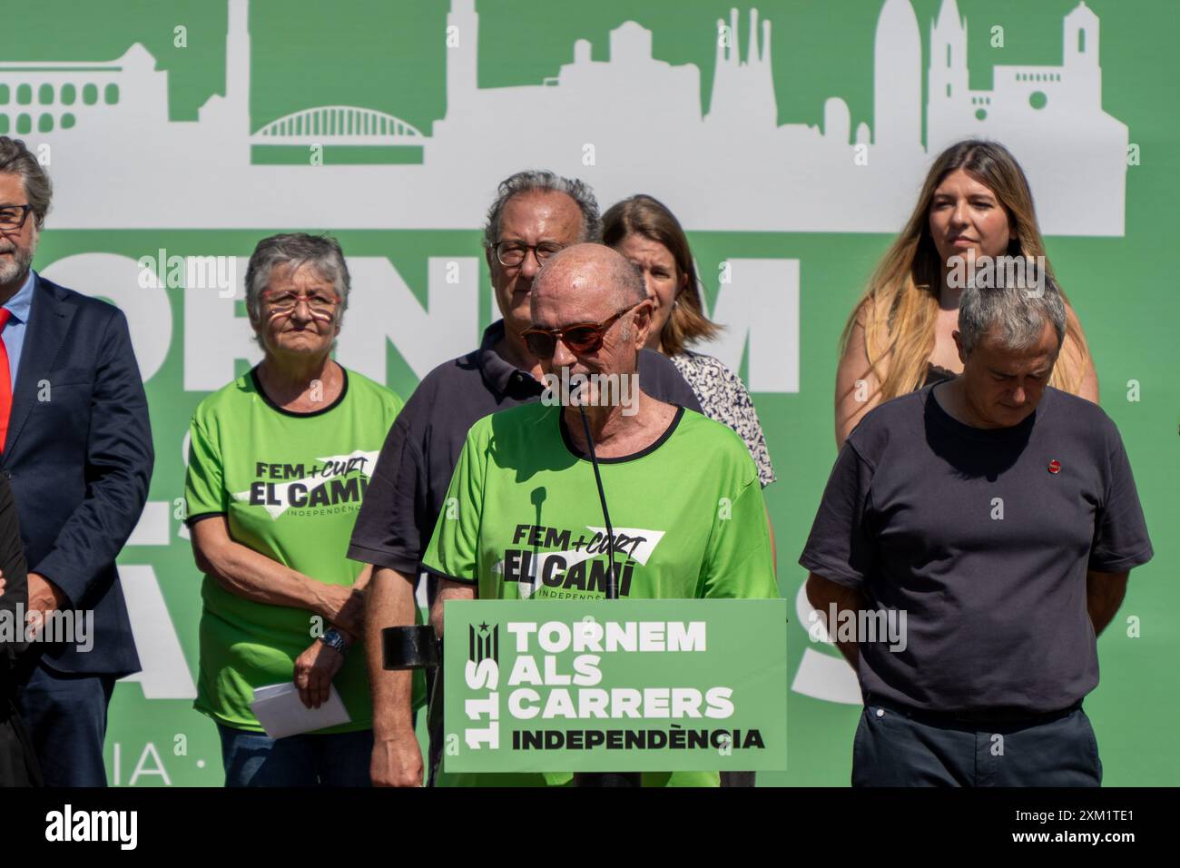 Barcelona, Spanien. Juli 2024. Die unabhängigen Organisationen präsentieren die Demonstration von Diada am 11. September, die trotz der Demobilisierung der katalanischen Unabhängigkeitsbewegung massiv sein soll. Las entidades independentistas präsenan la manifestación de la Diada del 11 de septiembre, que pretenden que sea masiva a pesar de la desmovilización del movimiento independentista Catalán. Auf dem Bild: Xavier Antich, lluis llach News Politics -Barcelona, Spanien Donnerstag, 25. Juli 2024 (Foto: Eric Renom/LaPresse) Credit: LaPresse/Alamy Live News Stockfoto