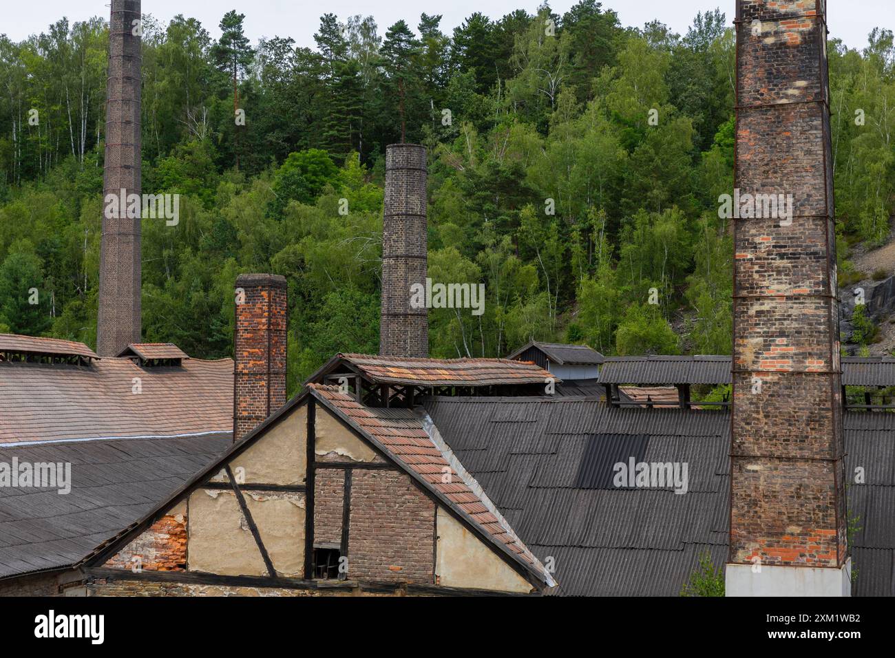 19. Tag der Schauanlagen des Bergbaus und Hüttenwesen im Landkreis Mittelsachsen der mehr als 800 Jahre alte Hüttenstandort Muldenhütten. Die noch vorhandenen, historischen und denkmalgeschützten Hüttengebäude sowie deren teilweise erhaltener technischer Einrichtungen, machen den Standort zu einem der ältesten noch in Deutschland existierende Standorte der Buntmetallurgie. Muldenhütten Sachsen Deutschland *** 19 Tag der Bergbau- und Hüttenurgieausstellung im Landkreis Mittelsachsen die mehr als 800 Jahre alte Hüttenanlage Muldenhütten die noch bestehende, historische und l Stockfoto