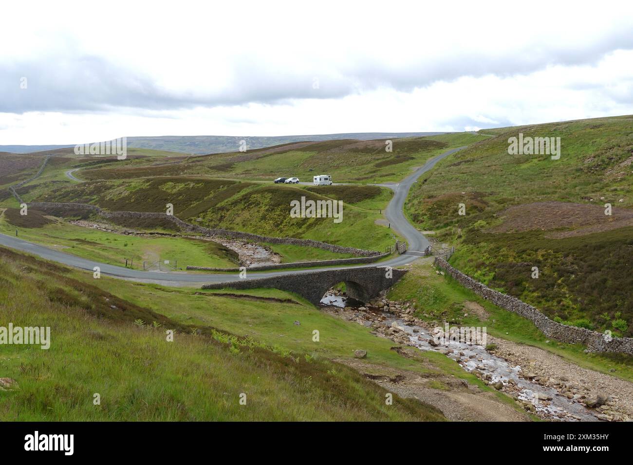 Parkplatz an der Surrender Bridge in der Nähe von Wainwrights Coast to Coast Long Distance Path in Swaledale, Yorkshire Dales National Park. England, Großbritannien Stockfoto