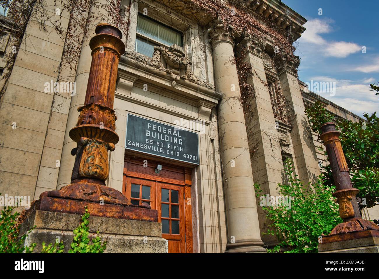 Das ehemalige United States Post Office and Federal Building ist ein historisches Gebäude in der Innenstadt von Zanesville, Ohio Stockfoto
