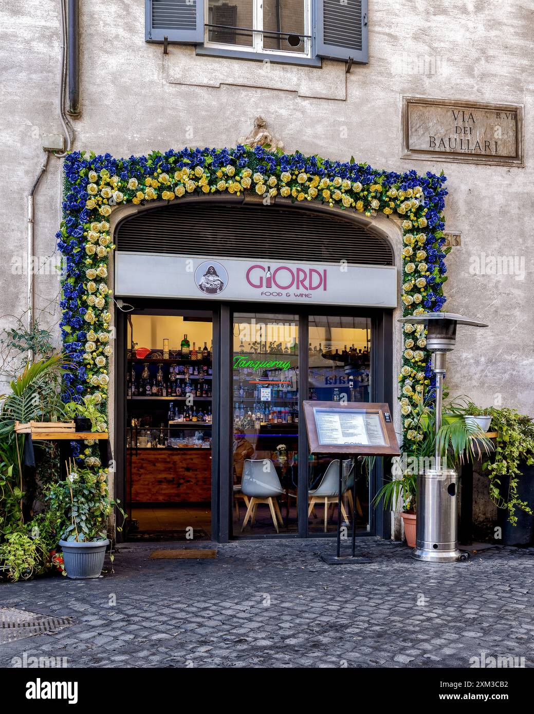 Wunderschöner Blick auf sreet in der Altstadt von Rom, Italien Stockfoto