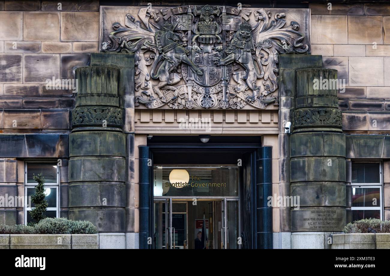 Eingang des Hauptquartiers der schottischen Regierung, St Andrew House Art déco-Architektur der 1930er Jahre, Edinburgh, Schottland, Großbritannien Stockfoto