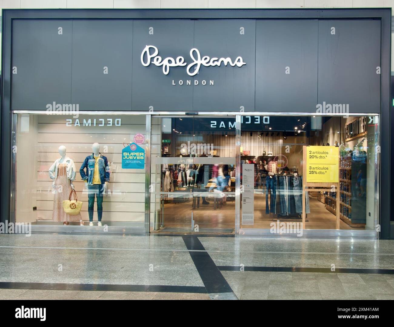 Pepe Jeans London Shop Front Outlet Shopping Fashion Outlet Einkaufszentrum Barakaldo Baskenland Spanien Stockfoto