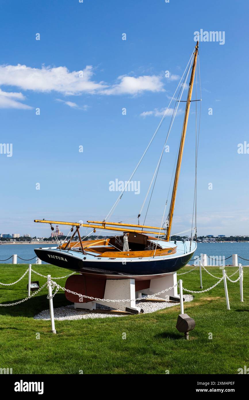Boston, Massachusetts, USA – 17. August 2014: John F. Kennedys Segelboot „Victura“ in der JFK Presidential Library and Museum in Bo Stockfoto