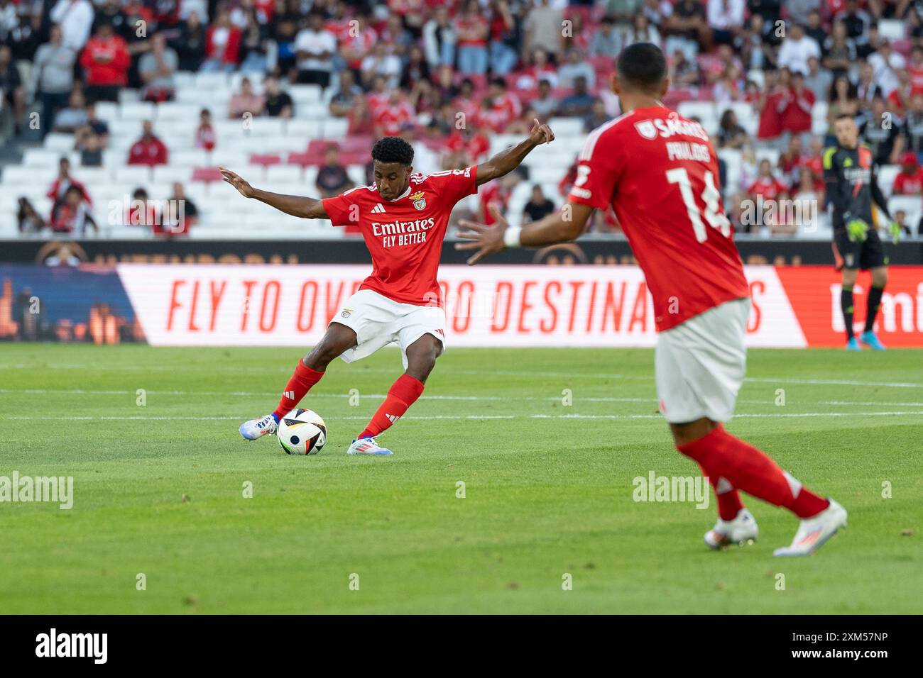 Juli 2024. Lissabon, Portugal. Benficas Mittelfeldspieler aus Luxemburg Leandro Barreiro (18) in Aktion während des Freundschaftsspiels zwischen SL Benfica und Brentford FC Credit: Alexandre de Sousa/Alamy Live News Stockfoto