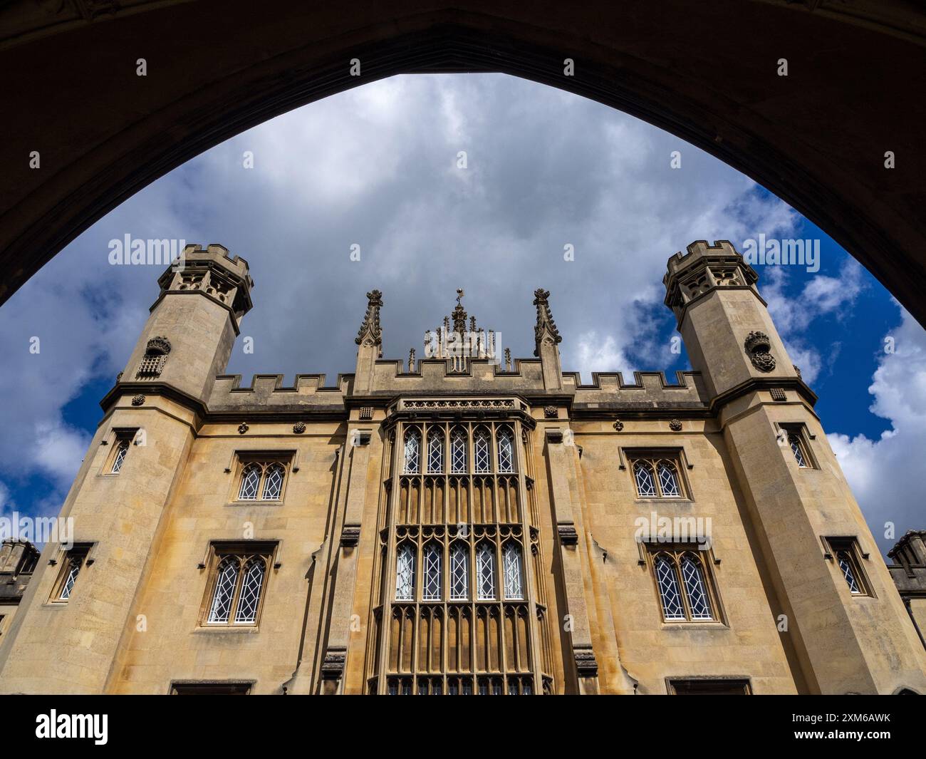 Gebäude des River Court, eingerahmt von einem Bogengang, St Johns College, Cambridge, Großbritannien Stockfoto