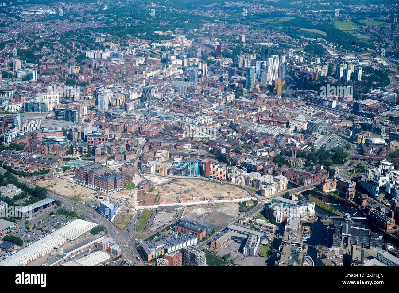 Ein Panoramablick auf das Stadtzentrum von Leeds, aus dem Süden, West Yorkshire, Nordengland, Großbritannien Stockfoto
