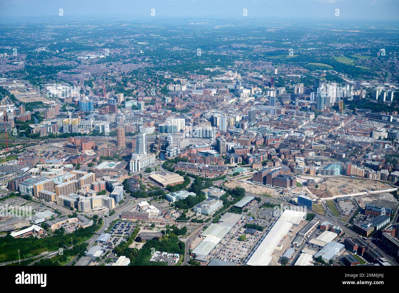 Ein Panoramablick auf das Stadtzentrum von Leeds, aus dem Süden, West Yorkshire, Nordengland, Großbritannien Stockfoto