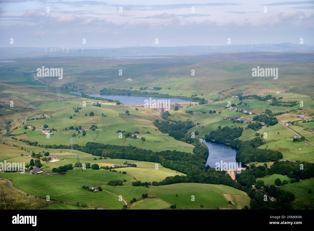 Eine Luftaufnahme der Yorkshire Wasserreservoirs, Mitte pennine, westlich von Halifax, West Yorkshire, Nordengland, UK Stockfoto