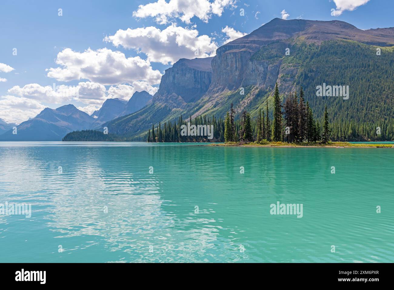 Rocky Mountains Reflection im Maligne Lake, Jasper National Park, Kanada. Stockfoto