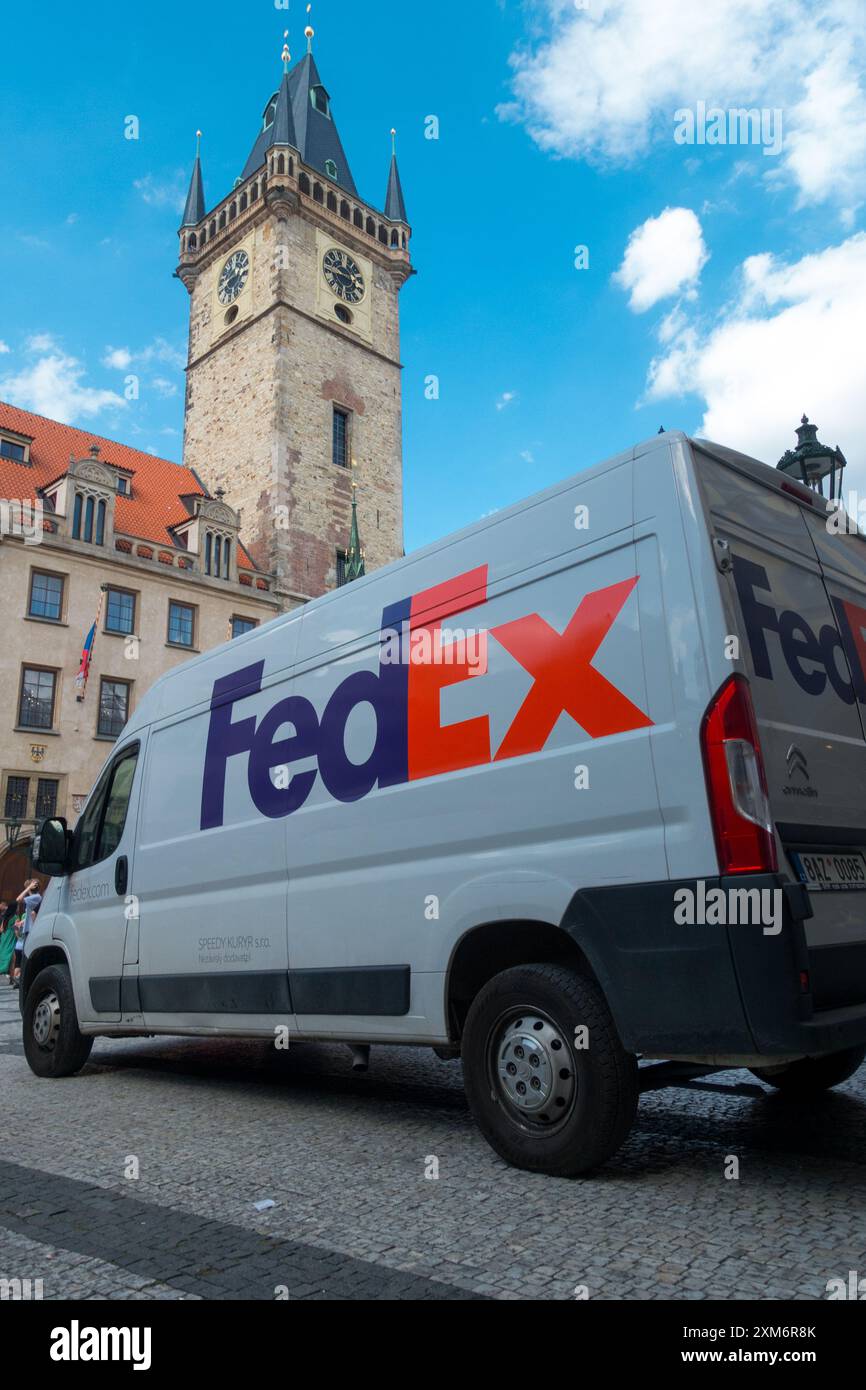 FedEx Van Delivery Service Prag, Tschechische Republik, c Europa Stockfoto
