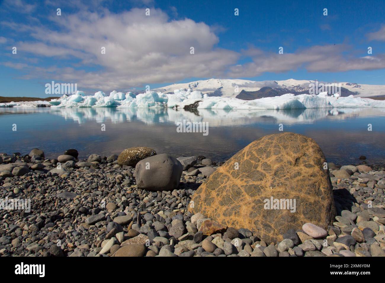 Eisberge im Gletschersee Joekusarlon, Sommer, Island Stockfoto