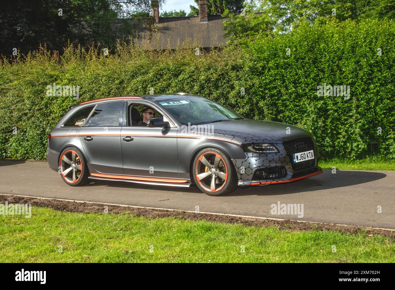 2010 grau Audi A4 Avant SE Quattro TFSI, 211 Quattro Opt Start/Stop Car Estate Benzinmotor 1984 ccm Stockfoto