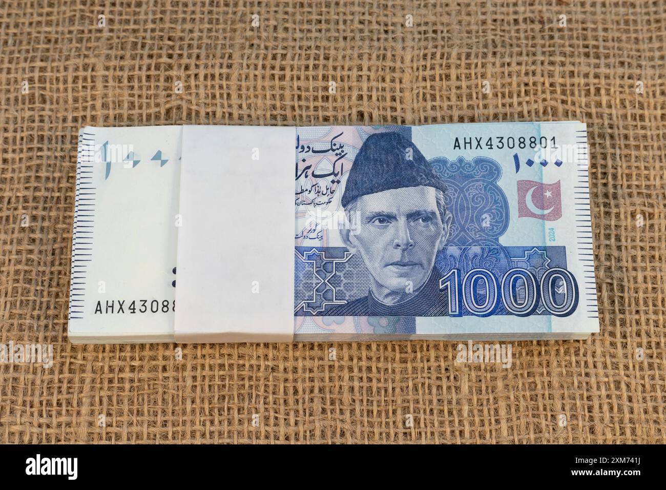 Pakistans Ein Tausend-Rupien-Banknotenbündel Stockfoto