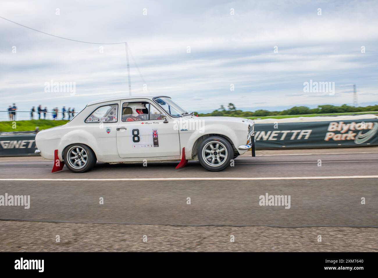 Ford Escort mk1 trat bei einem Renntag und Zeitfahren in Blyton Park, Blyton, Lincolnshire an. Stockfoto