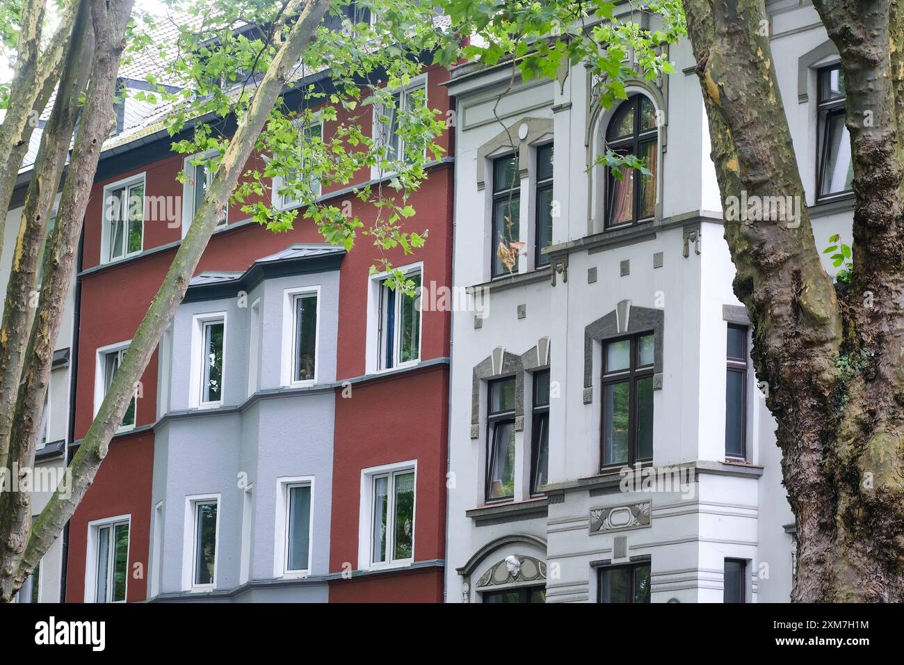Düsseldorf 26.07.2024 Wohnungen Wohnungsnot Mietswohnung Mieten Mietpreis sozialer Wohnungsbau Immobilien Wohnraummangel Wohnung Baustelle Neubau Mehrfamilienhaus Mietshaus Miete Mietspiegel Mietpreisspiegel Immobilie Wohnungsmangel Baustau Wohnimmobilie Wohnungsimmobilien Mietpreise Altbau Leerstand Baumaterial Baustoffe Ballungsgebiet bezahlbarer Wohnraum CO2-Preis CO2 Bundes-Klimaschutzgesetz Heizen Heizung Klimapaket Mieter Vermieter Mietpreisbremse Klimasteuer Energiewende Büro Büros Homeoffice Home-Office Konjunkturpaket Grundsteuerreform Grundsteuererklärung Wohngeld Wohnungsgeld Wohnun Stockfoto