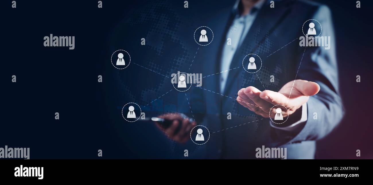 Internationale Geschäfte. Unternehmensgemeinde, Konzept eines Remote Working Teams mit Geschäftsmann im Anzug und Ikonen Stockfoto