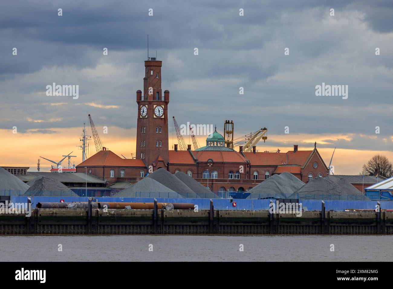 Nordsee Cuxhaven Europa Deutschland: Hafengebäude Cuxhaven *** Nordsee Cuxhaven Europa Deutschland Hafengebäude Cuxhaven Stockfoto