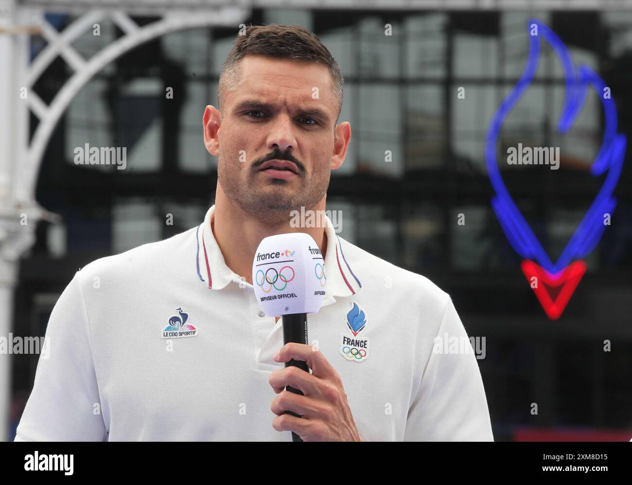 Florent Manaudou (FRANKREICH) für die olympische Fackelstaffel im Club France während der Olympischen Spiele Paris 2024 am 26. Juli 2024 in La Villette in Paris, Frankreich Stockfoto