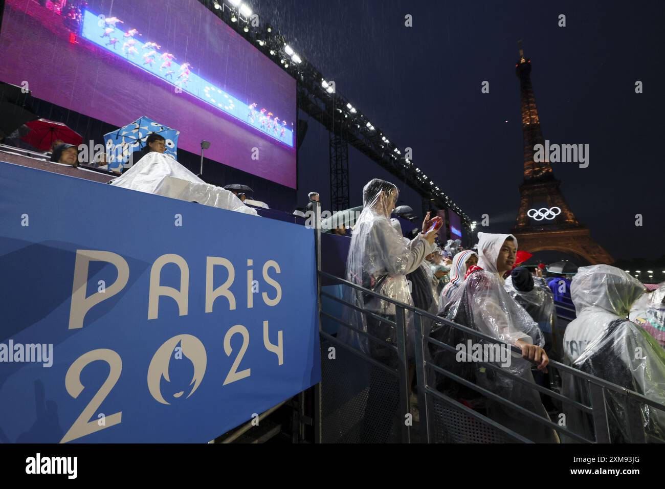 Paris, Frankreich. Juli 2024. Die Eröffnungszeremonie der Olympischen Spiele 2024 in Paris, Frankreich am Freitag, den 26. Juli 2024. Die Spiele der XXXIII. Olympiade finden vom 26. Juli bis 11. August in Paris statt. Die belgische Delegation zählt 165 Athleten in 21 Sportarten. BELGA FOTO BENOIT DOPPAGNE Credit: Belga News Agency/Alamy Live News Stockfoto