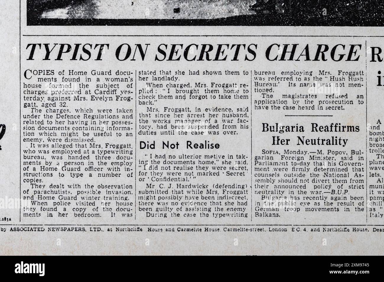 Schlagzeile „Typist on Secrets Charge“ in The Daily Mail (Replica), 31. Dezember 1940. Stockfoto