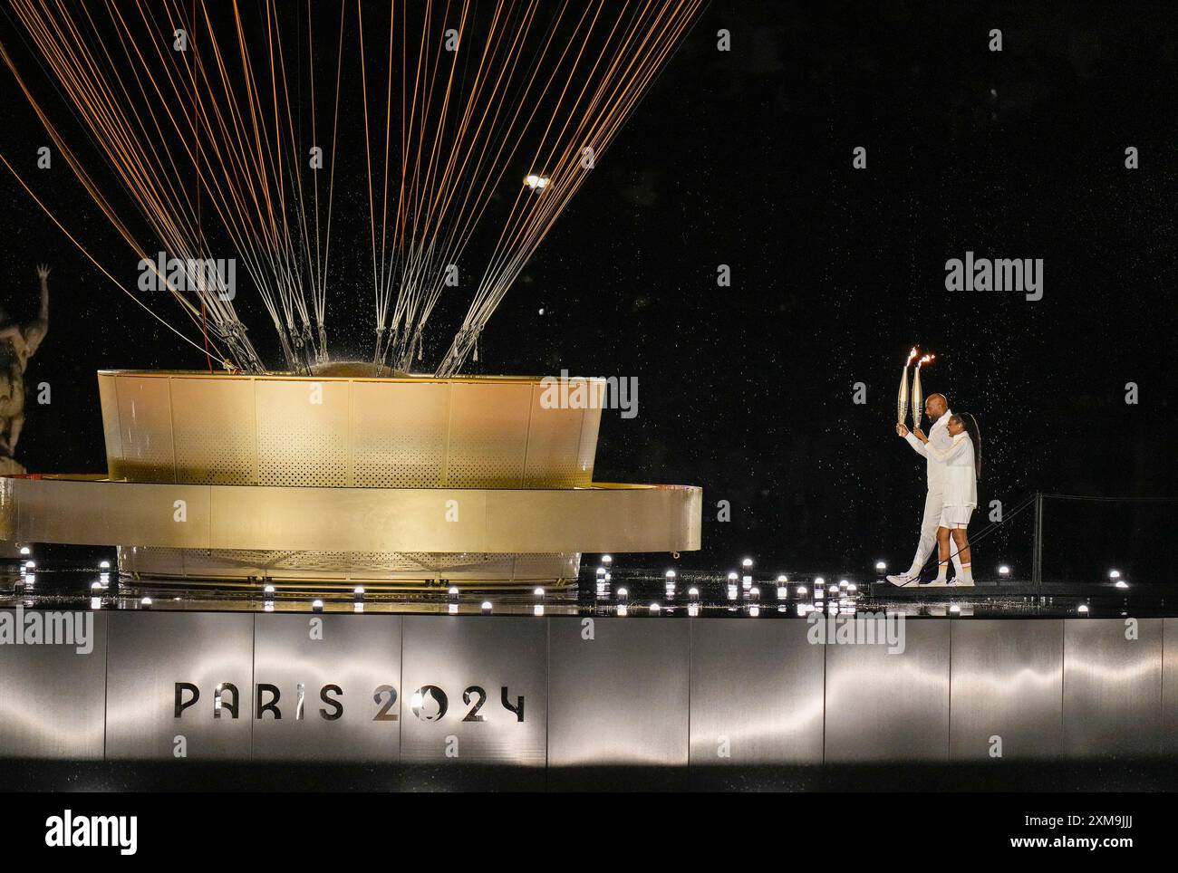 Paris, Frankreich. Juli 2024. Die französischen Athleten Marie-Jose ...