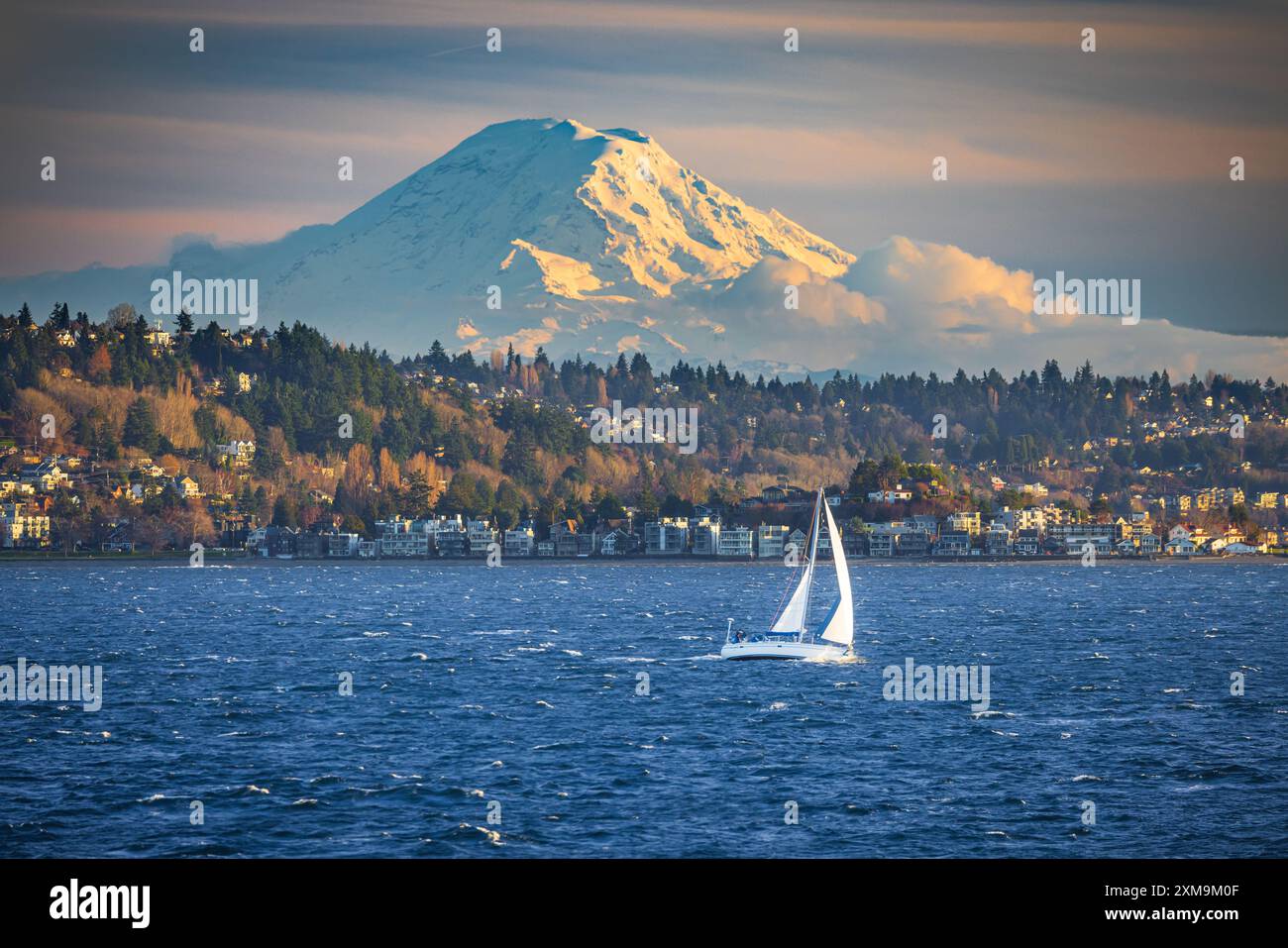 Seattle ist ein bedeutender Seehafen im US-Bundesstaat Washington. Seattle ist auch die größte Stadt im pazifischen Nordwesten. Stockfoto