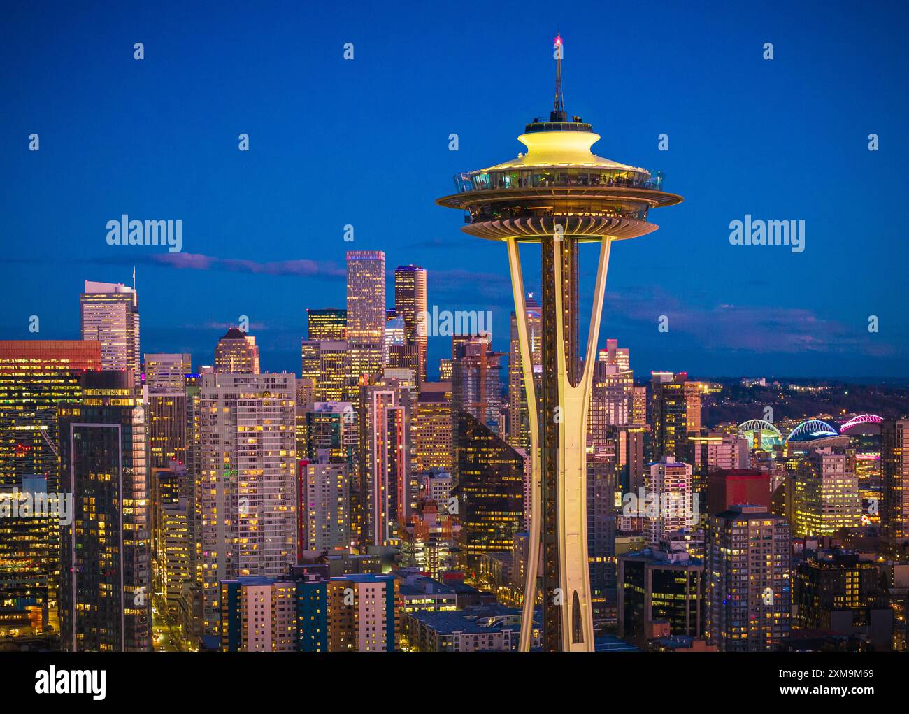 Seattle ist ein bedeutender Küstenflughafen und Sitz des King County im US-Bundesstaat Washington. Seattle ist die größte Stadt im pazifischen Nordwesten. Stockfoto