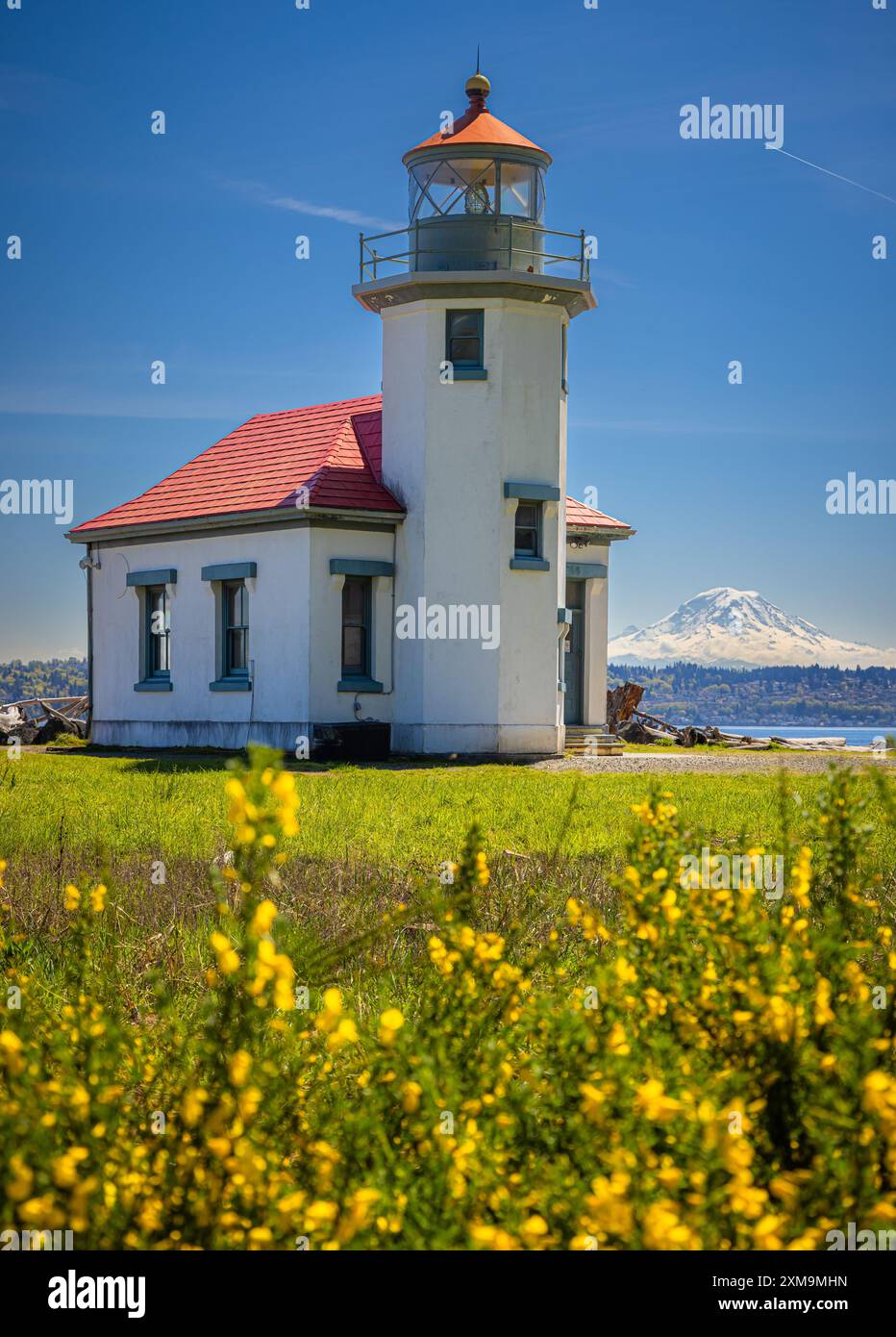 Das Point Robinson Light ist eine Navigationshilfe und ein historischer Leuchtturm am Puget Sound, der sich in Point Robinson auf Maury Island befindet. Stockfoto
