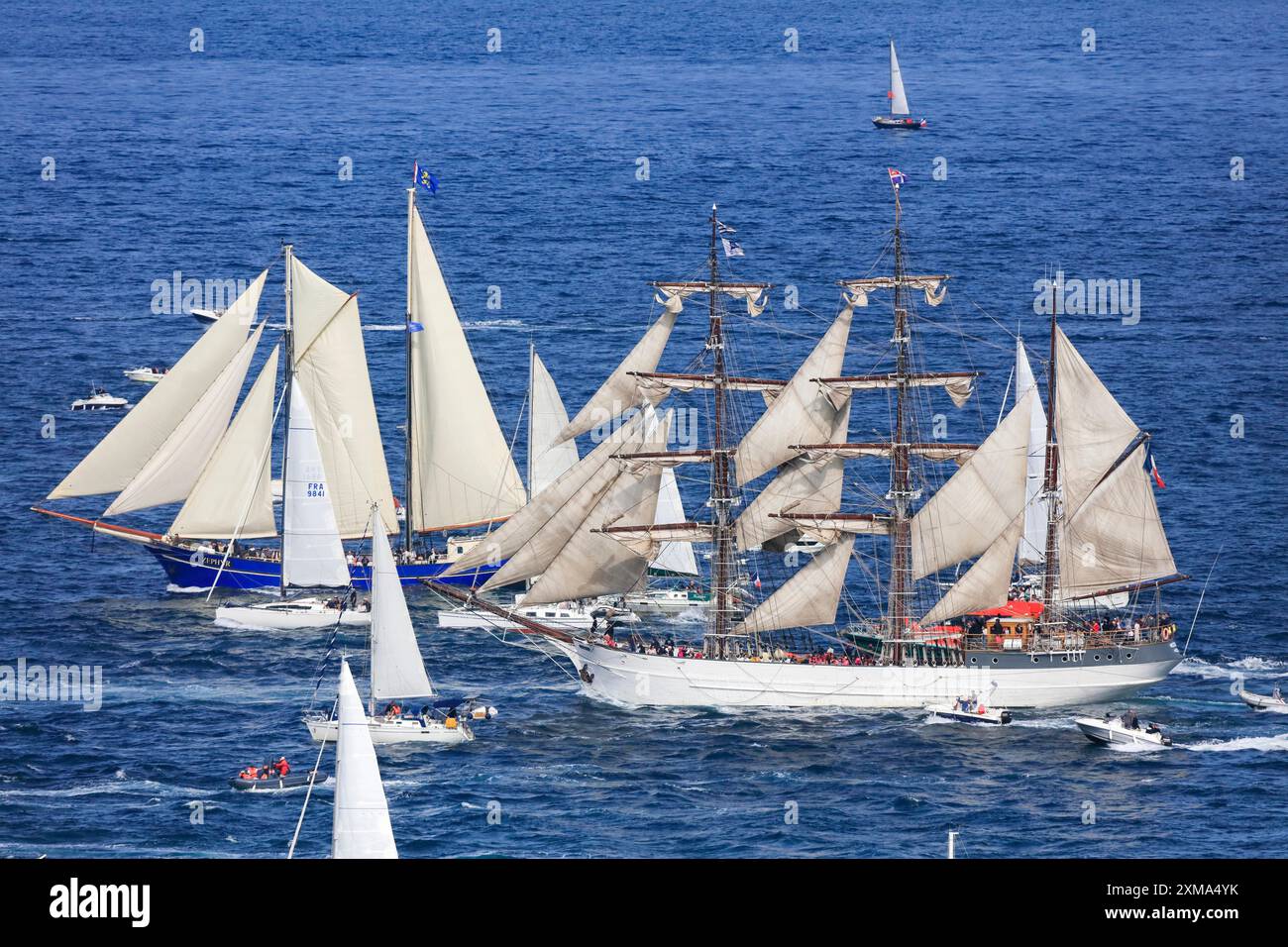 dreimastwindjammer Le Francais, La Grande Parade, Segeln der traditionellen Segelschiffe von Brest nach Douarnenez am Ende der Fetes Stockfoto