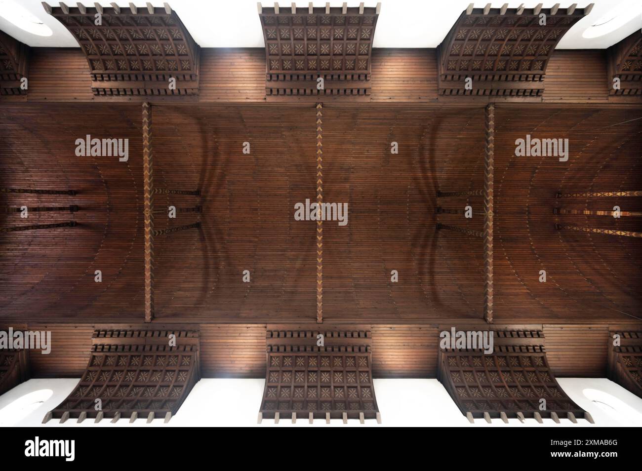 Holzgewölbe der Ottokirche, erbaut von 1912 bis 1914 im Jugendstilstil, Siechenstraße 61, Bamberg, Oberfranken, Bayern, Deutschland Stockfoto