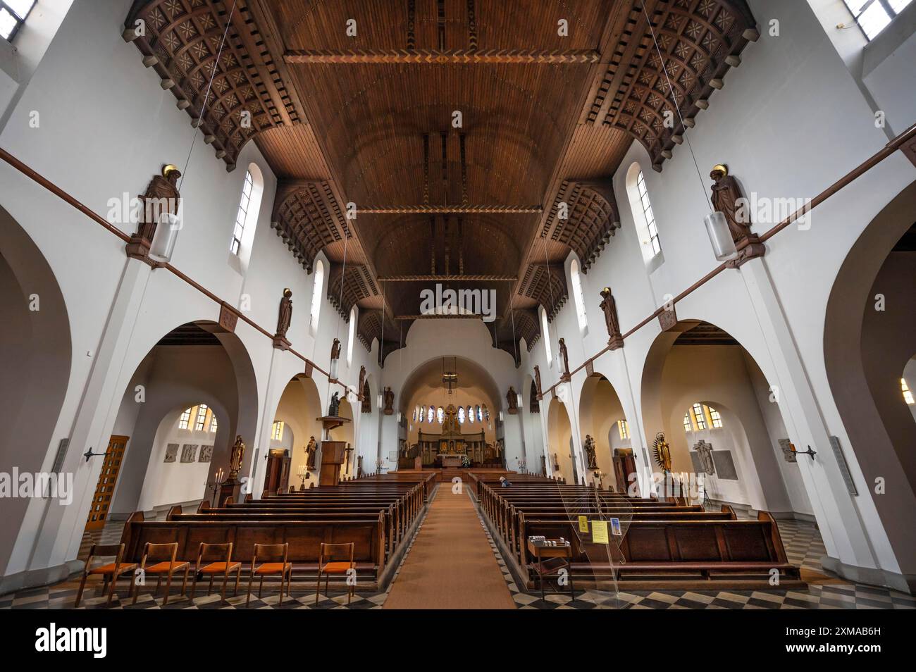 Innenraum mit Holzdecke der Ottokirche, erbaut von 1912 bis 1914 im Jugendstilstil, Siechenstraße 61, Bamberg, Oberfranken, Bayern Stockfoto