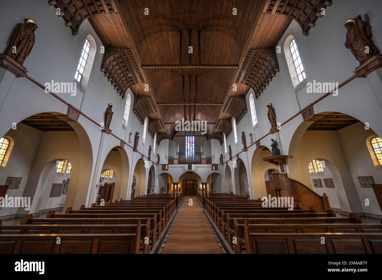 Innenraum mit Holzgewölbe der Ottokirche, erbaut von 1912 bis 1914 im Jugendstilstil, Siechenstraße 61, Bamberg, Oberfranken, Bayern Stockfoto