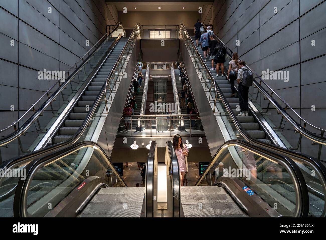 Metro, U-Bahn, Stadtbahn, in Kopenhagen kreuzen seit 2002 4 Linien die Stadt, moderne, fahrerlose, automatische Züge verkehren alle zwei Stockfoto