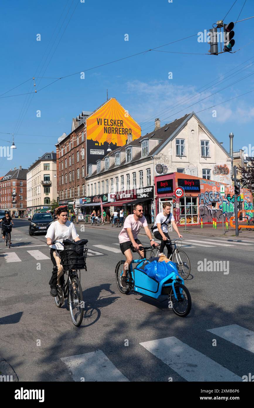 Das Norrebro Viertel in Kopenhagen, lebhaftes, multikulturelles und Studentenviertel, Hauptstraße Norrebrogade, Dänemark Stockfoto