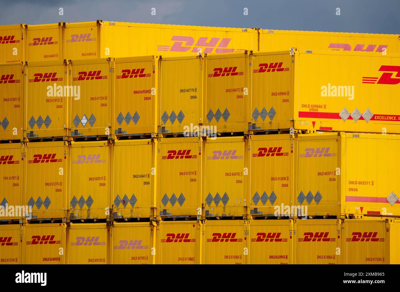 DHL, Deutsche Post, Paketzentrum, Lager für Frachtcontainer, Krefeld, Nordrhein-Westfalen, Deutschland Stockfoto