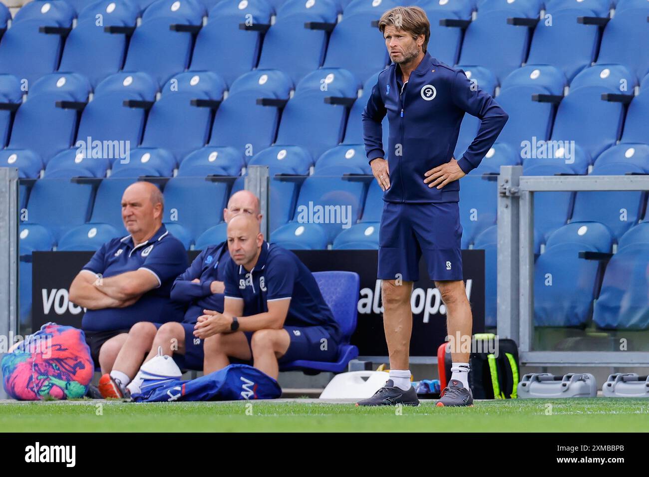 Zwolle, Niederlande. Juli 2024. ZWOLLE, NIEDERLANDE - 26. JULI: Cheftrainer Jan Vreman von de Graafschap während des Freundschaftsspiels zwischen PEC Zwolle und de Graafschap im MAC3Parkstadion am 26. Juli 2024 in Zwolle, Niederlande. (Foto von Raymond Smit/Orange Pictures) Credit: Orange Pics BV/Alamy Live News Stockfoto