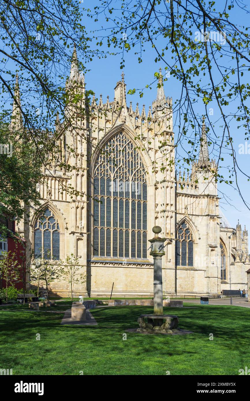 Das Great East Window of York Minster, im Frühling, York, England Stockfoto