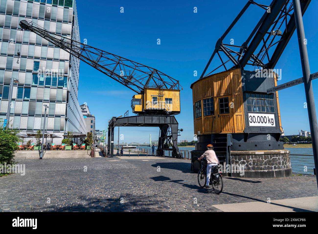 Rheinauenhafen, Hafenkran der Alte Herkules, Köln-Süd, Wohn- und Bürotürme, Köln, Nordrhein-Westfalen, Deutschland Stockfoto