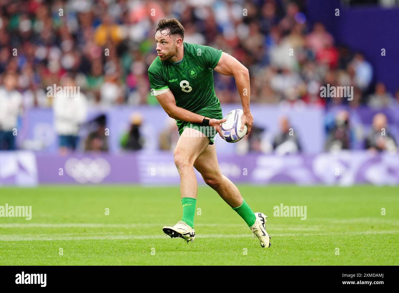 Der irische Hugo Keenan während des Rugby-Sivens-Spiels gegen Neuseeland im Stade de France am ersten Tag der Olympischen Spiele 2024 in Paris. Bilddatum: Samstag, 27. Juli 2024. Stockfoto