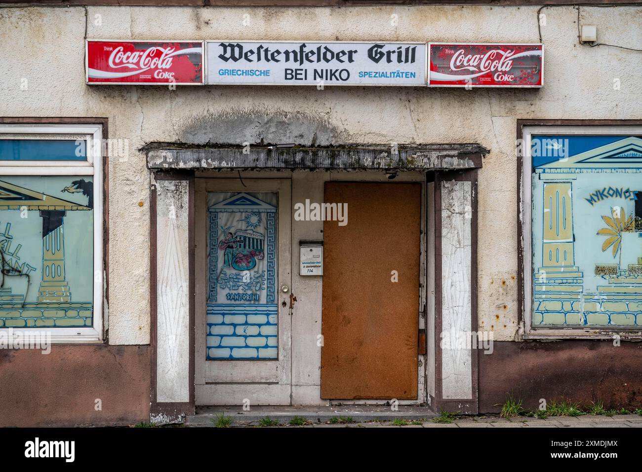 Westenfelder Straße, verlassenes Haus, gemauerte Eingänge, leeres Gebäude in Wattenscheid, Bochum, Nordrhein-Westfalen, Deutschland Stockfoto