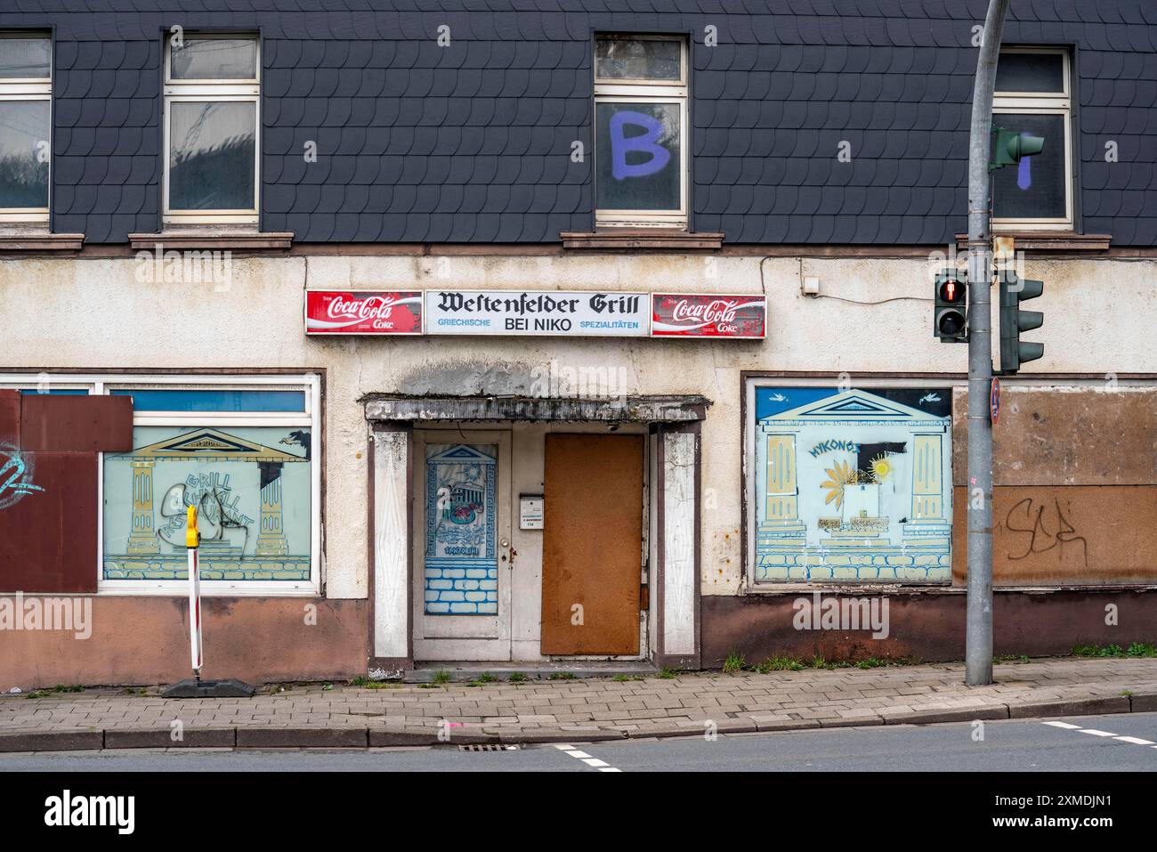 Westenfelder Straße, verlassenes Haus, gemauerte Eingänge, leeres Gebäude in Wattenscheid, Bochum, Nordrhein-Westfalen, Deutschland Stockfoto
