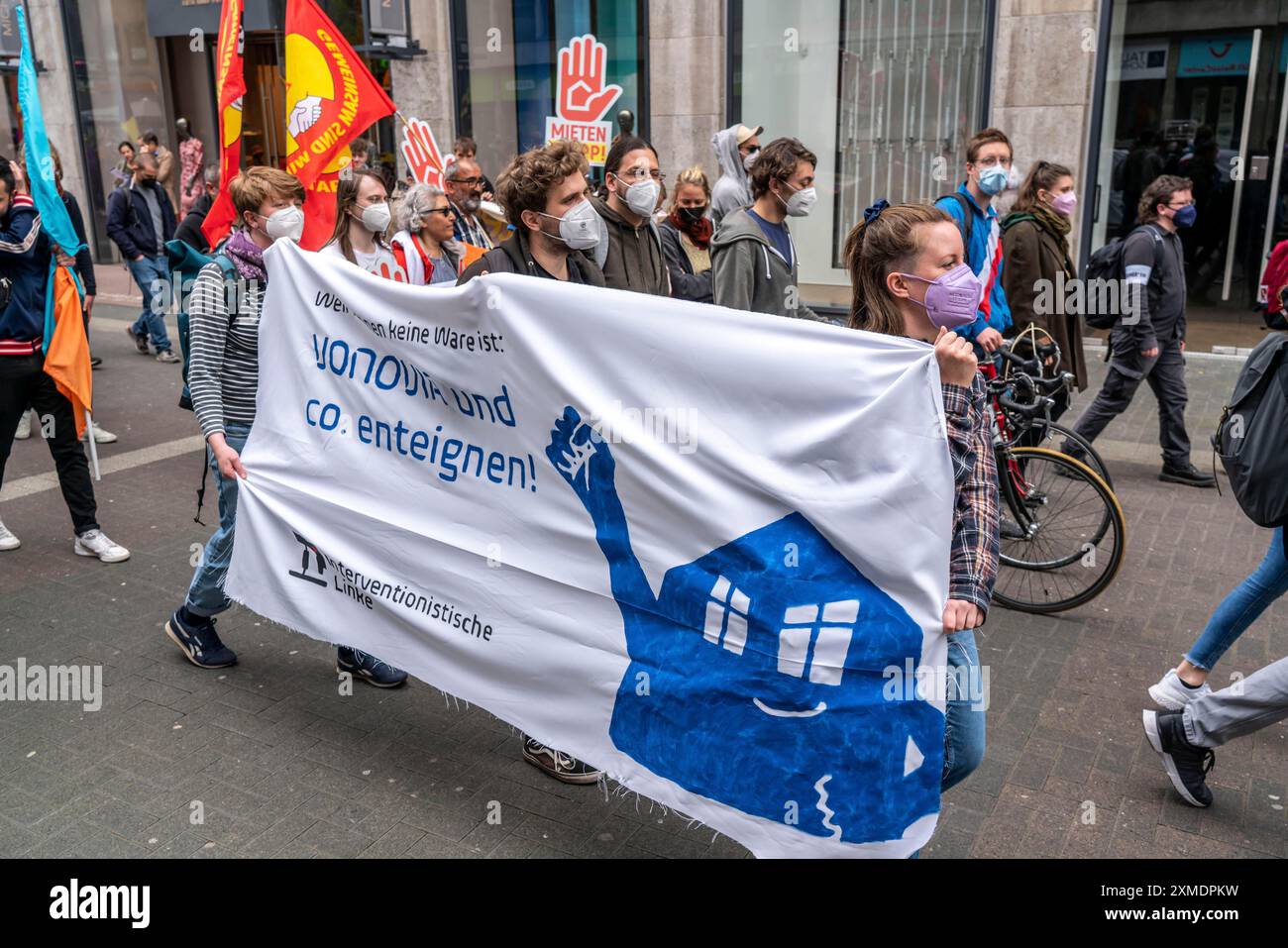 Demonstration gegen Immobiliengesellschaften wie Vonovia und andere, gegen Mieterhöhungen, zur Enteignung von Wohnungsbauunternehmen, Bochum Nord Stockfoto